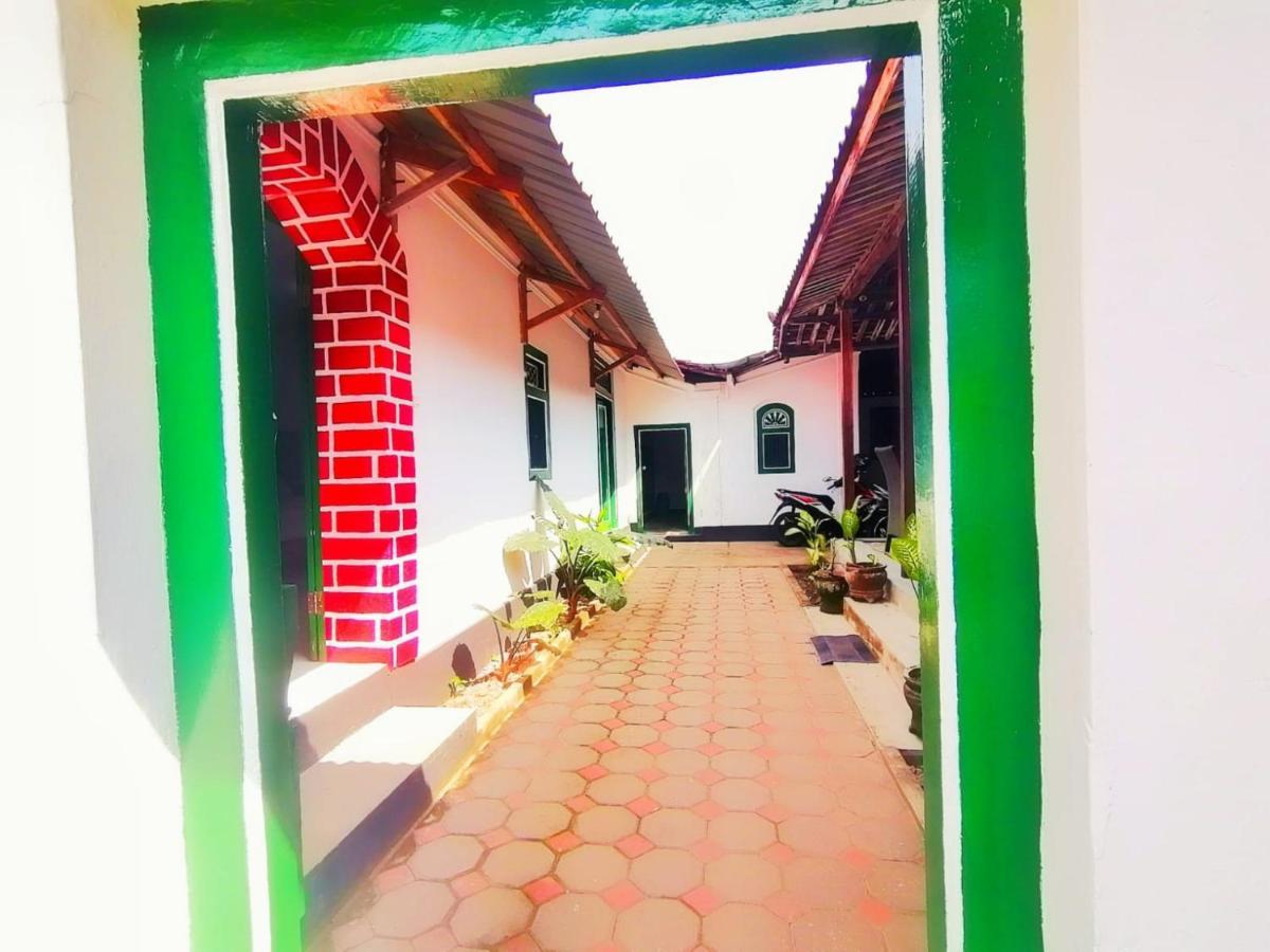 Reddoorz Syariah @ Ndalem Kembang Sore Yogyakarta Exterior photo