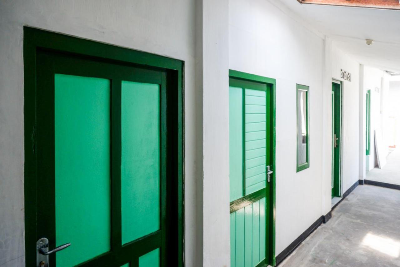 Reddoorz Syariah @ Ndalem Kembang Sore Yogyakarta Exterior photo