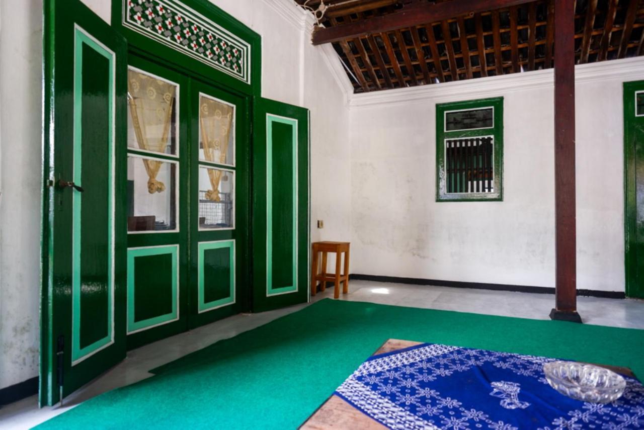 Reddoorz Syariah @ Ndalem Kembang Sore Yogyakarta Exterior photo