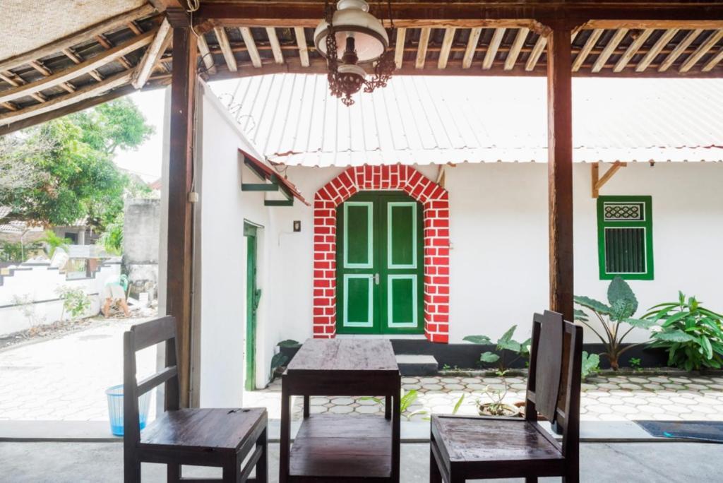 Reddoorz Syariah @ Ndalem Kembang Sore Yogyakarta Exterior photo