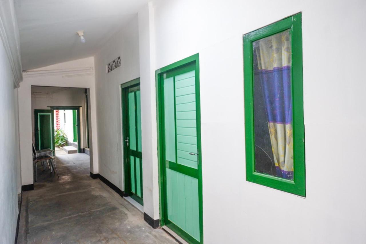 Reddoorz Syariah @ Ndalem Kembang Sore Yogyakarta Exterior photo